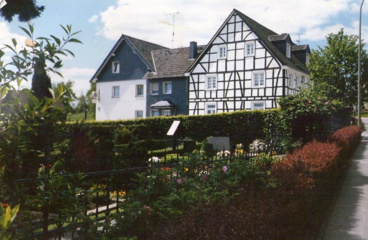 Monteurhotel Garni Alter Olper Hof Lindlar Esterno foto