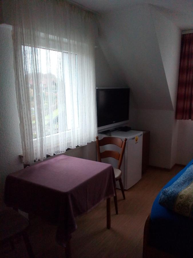 Monteurhotel Garni Alter Olper Hof Lindlar Esterno foto